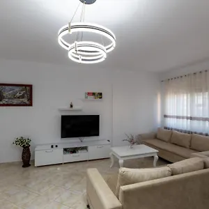 Apartament Spacious 2 Bedroom In, Durrës
